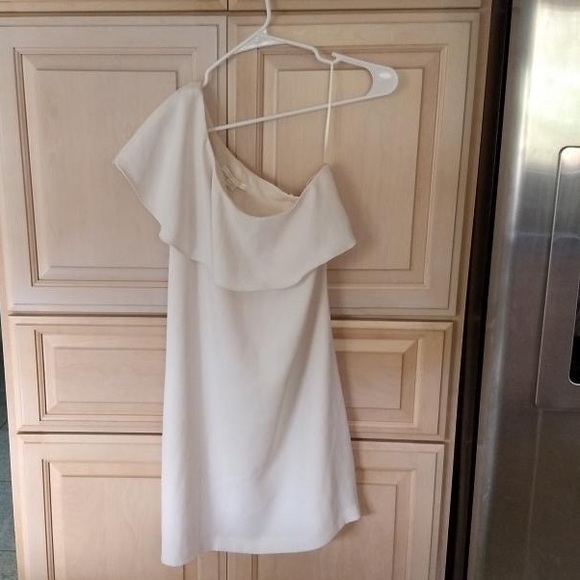 [LIKE 🆕] Cooper & Ella: White One Shoulder Dress - Picture 3 of 4